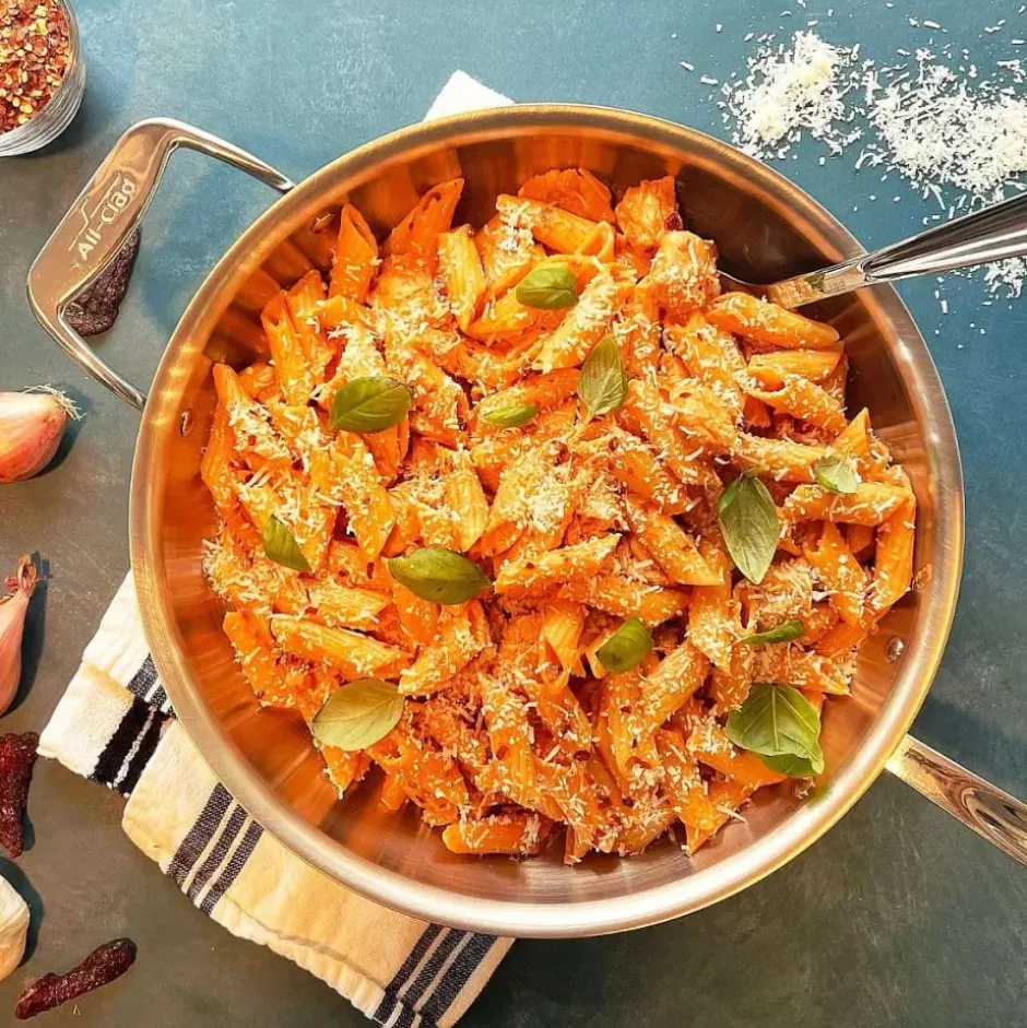 D5 Stainless Brushed 5-Ply Bonded Cookware, Weeknight Pan With Lid, 4 Quart>All-Clad Fashion