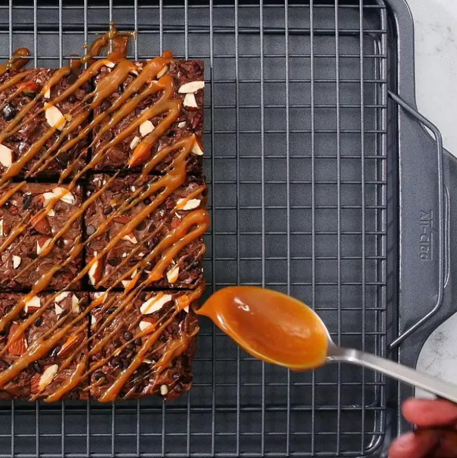 Pro-Release Nonstick Bakeware, Half Sheet Pan With Cooling Rack, 2 Piece Set>All-Clad Best